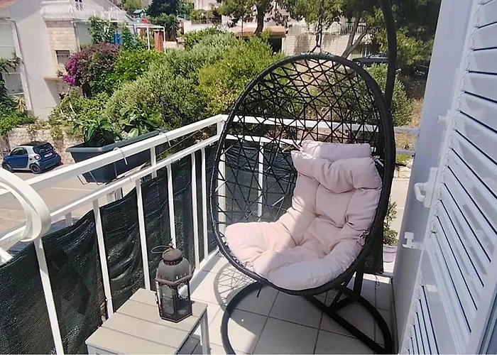 1 Bedroom Amazing In Hvar Апартаменты *